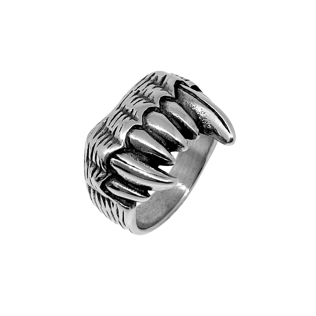 Fang Ring